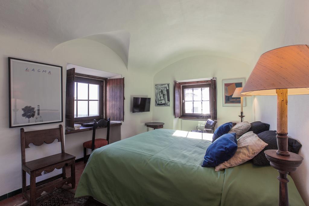 Guest house Torre De Maneys 3*